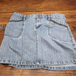DKNY JEAN SKIRT SIZE 7